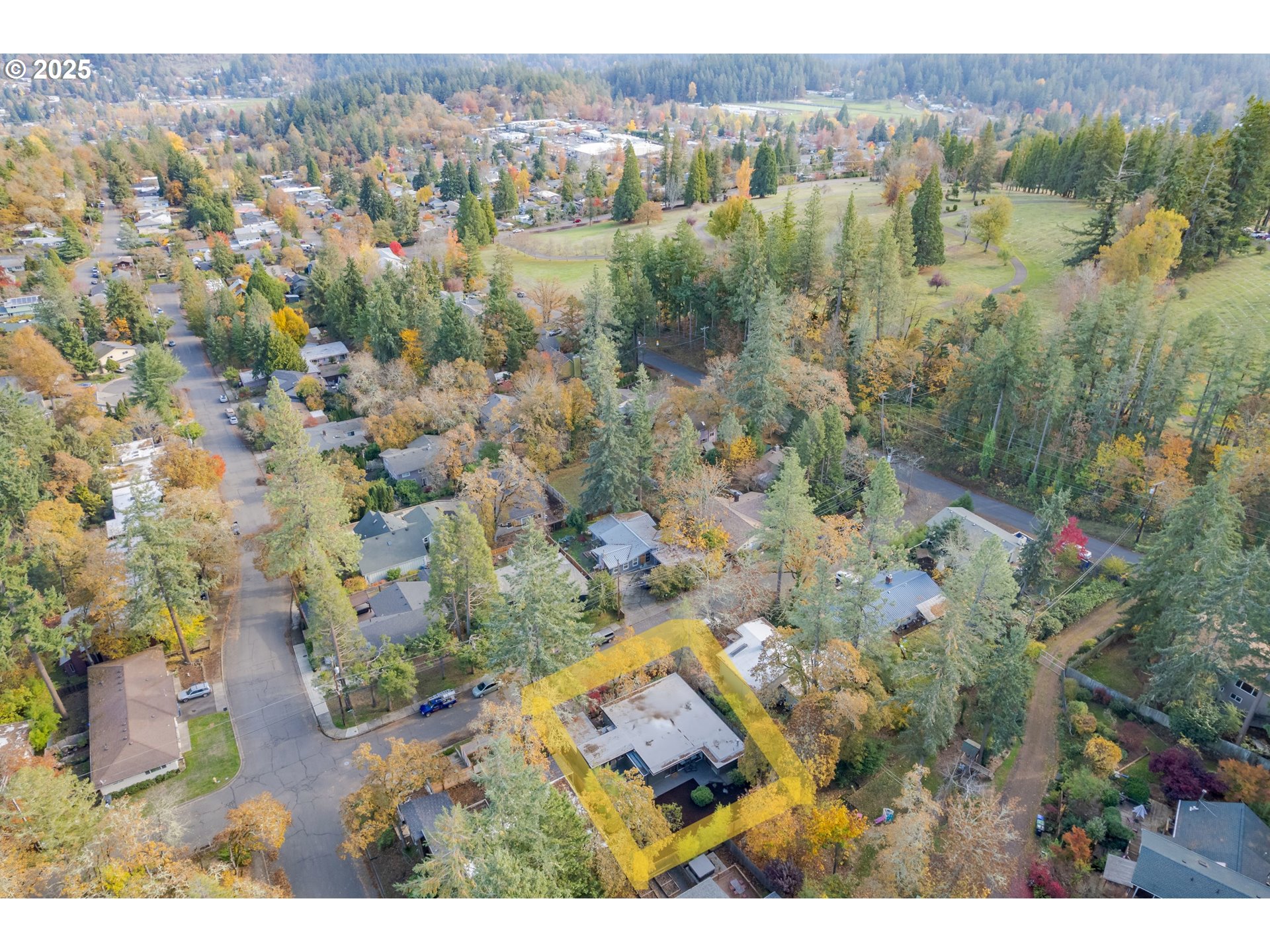 3820 Watkins Lane Eugene, OR 97405 - Photo 46 of 48 a view of lake and mountain view