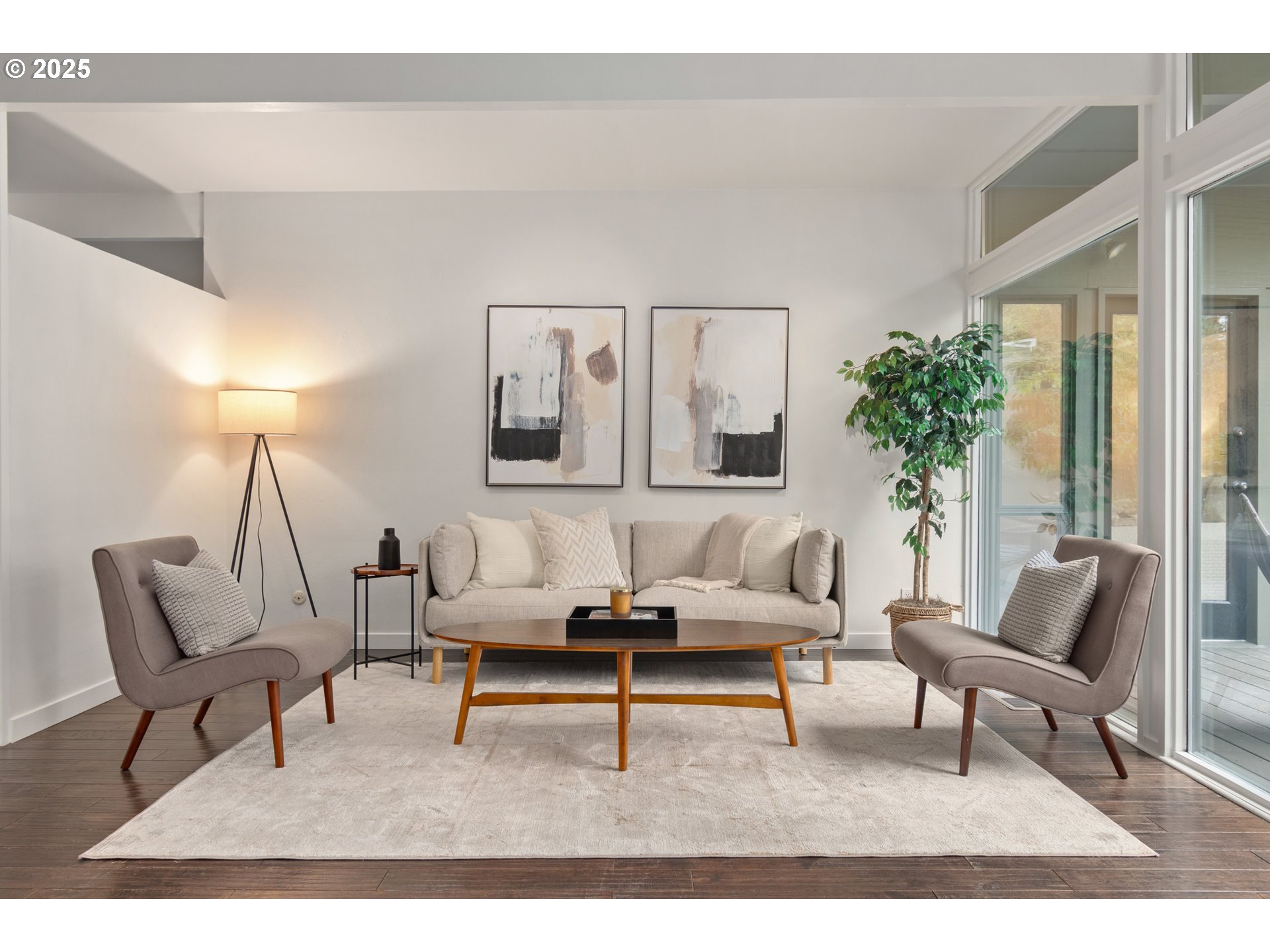 3820 Watkins Lane Eugene, OR 97405 - Photo 7 of 48 a living room with furniture and a potted plant