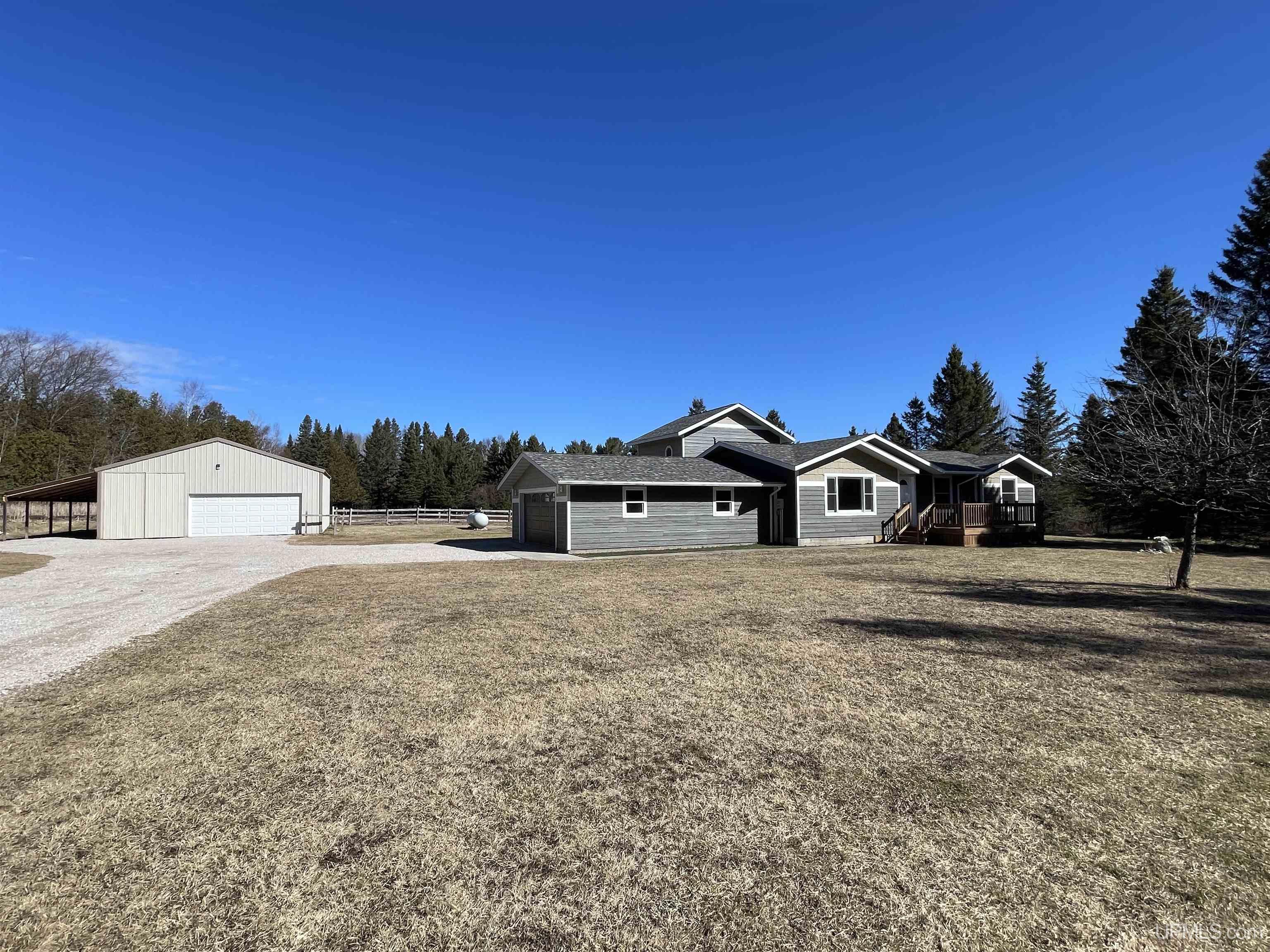 2724 Jackson Road Gulliver, MI 49840 - Photo 40 of 47