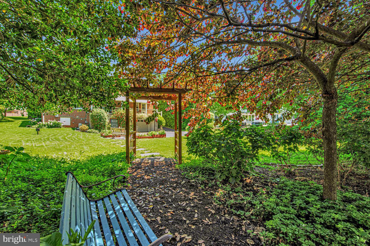 902 Locustvale Road Towson, MD 21204 - Photo 35 of 35 a view of a backyard with garden