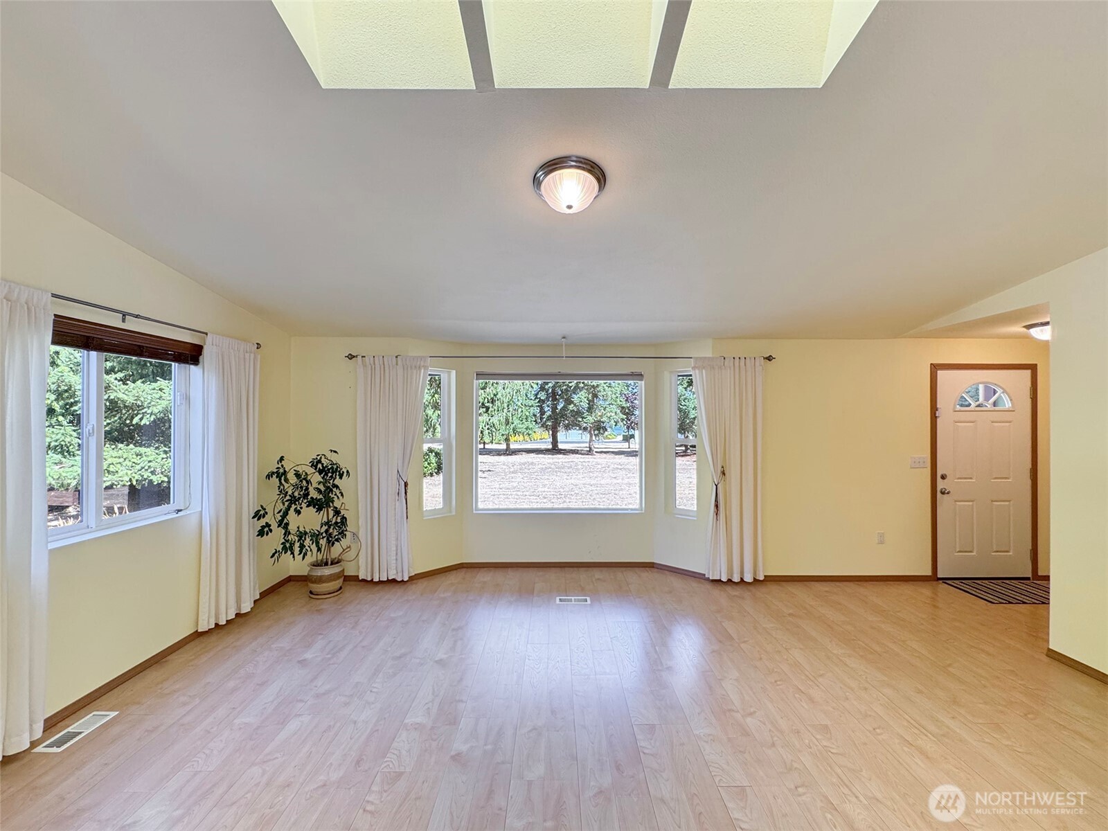 3331 East Masters Road Port Angeles, WA 98362 - Photo 9 of 39 Gallery Image 9