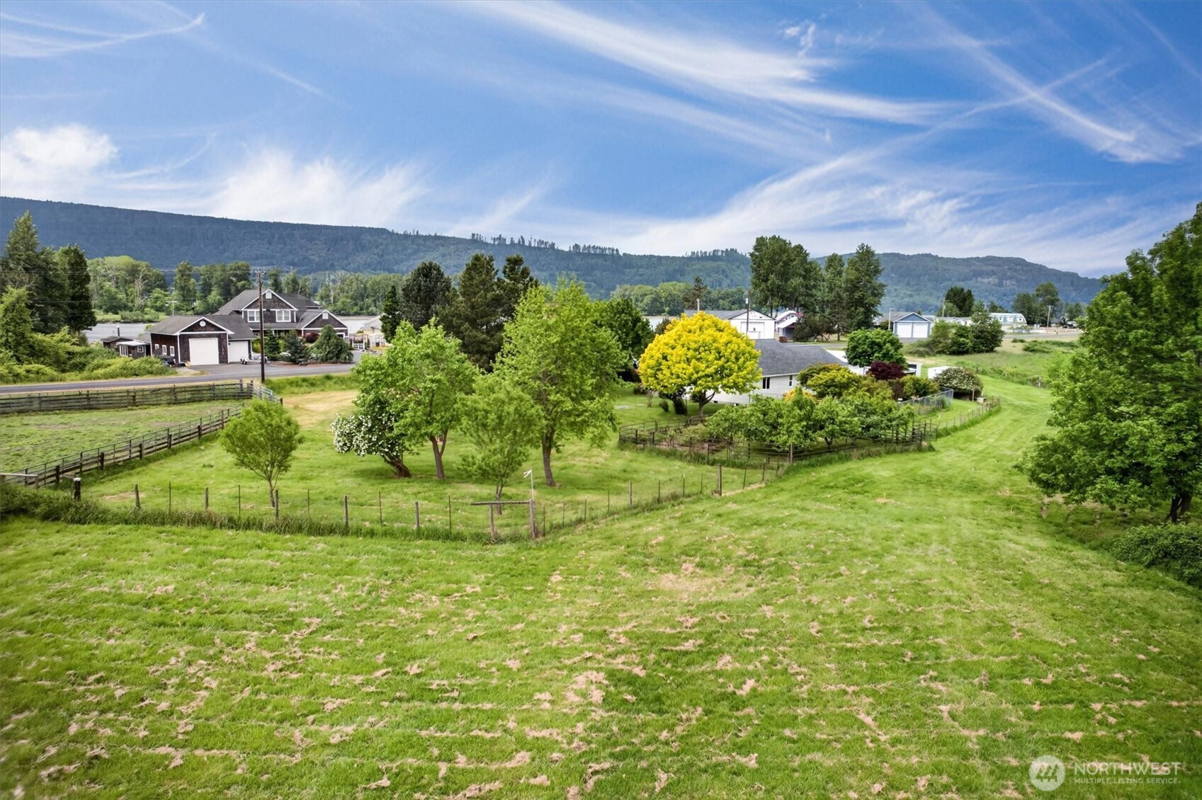 218 West Sunny Sands Road Cathlamet, WA 98612 - Photo 34 of 40 a view of a garden