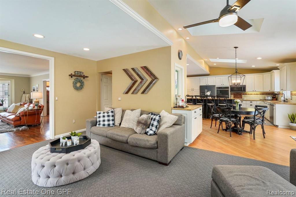 1010 Whittier Road Grosse Pointe Park, MI 48230 - Photo 12 of 44