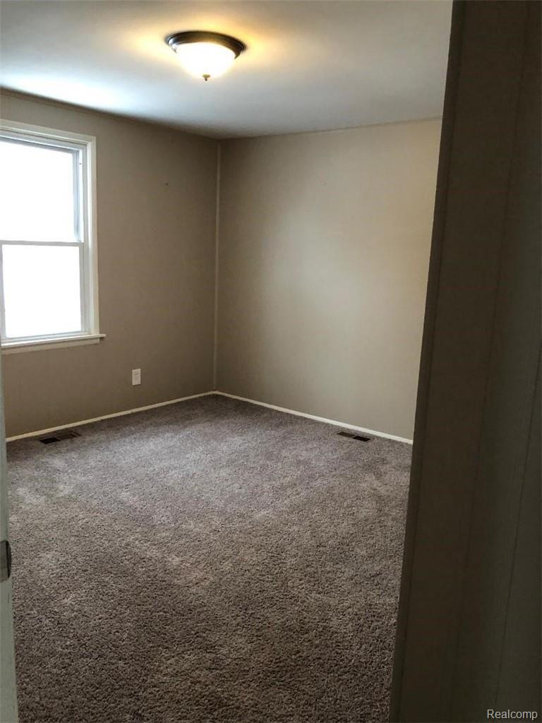7311 Rory Street Grand Blanc, MI 48439 - Photo 14 of 25 bd2.jpg