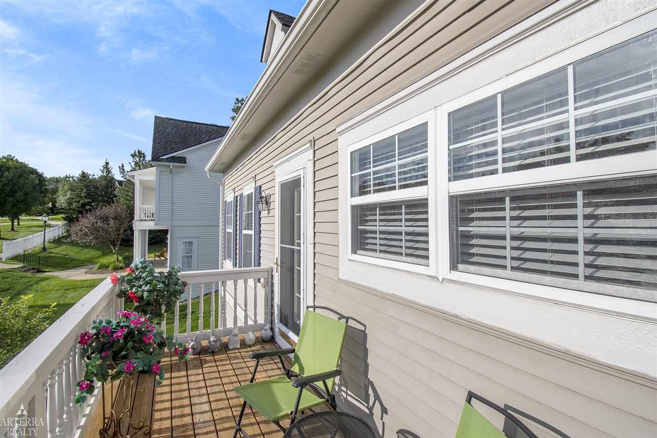 694 West Bluff Court Rochester, MI 48307 - Photo 15 of 35 50021372-14.JPG