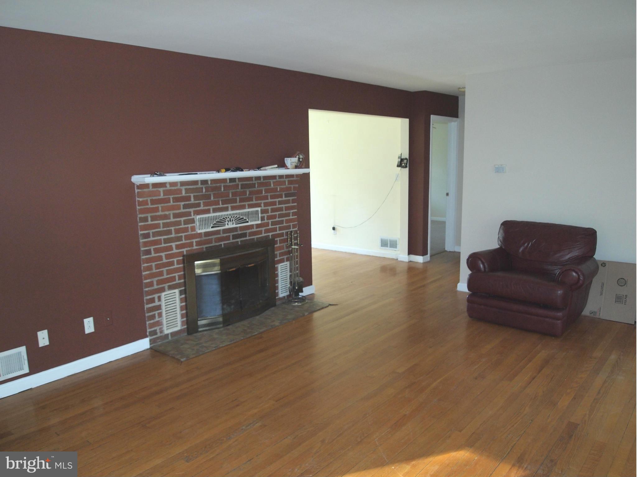 717 Tanley Road Silver Spring, MD 20904 - Photo 2 of 11 Living Room
