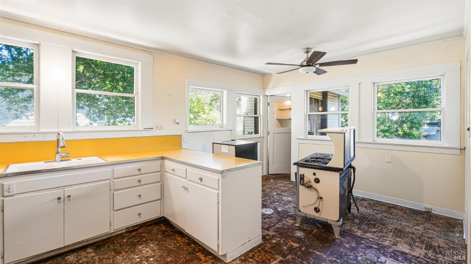 127 Manor Road Fairfax, CA 94930 - Photo 16 of 36