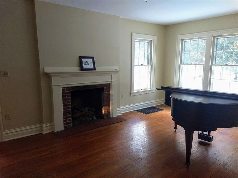 1060 East Pike Road Indiana, PA 15701 - Photo 3 of 18 Living Room