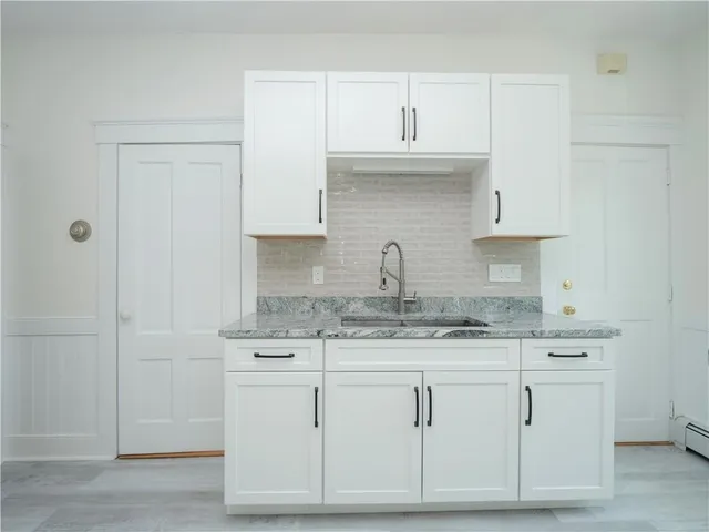 $2,300 | 7 Howe Street, Bristol, RI 02809