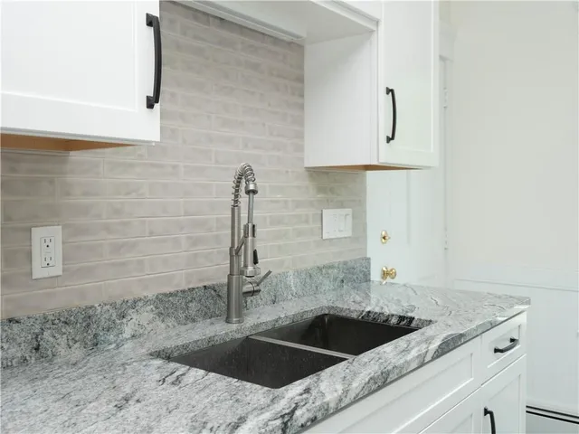 $2,300 | 7 Howe Street, Bristol, RI 02809