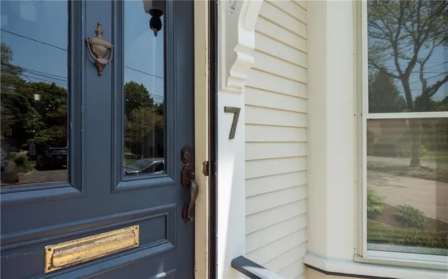 $2,300 | 7 Howe Street, Bristol, RI 02809