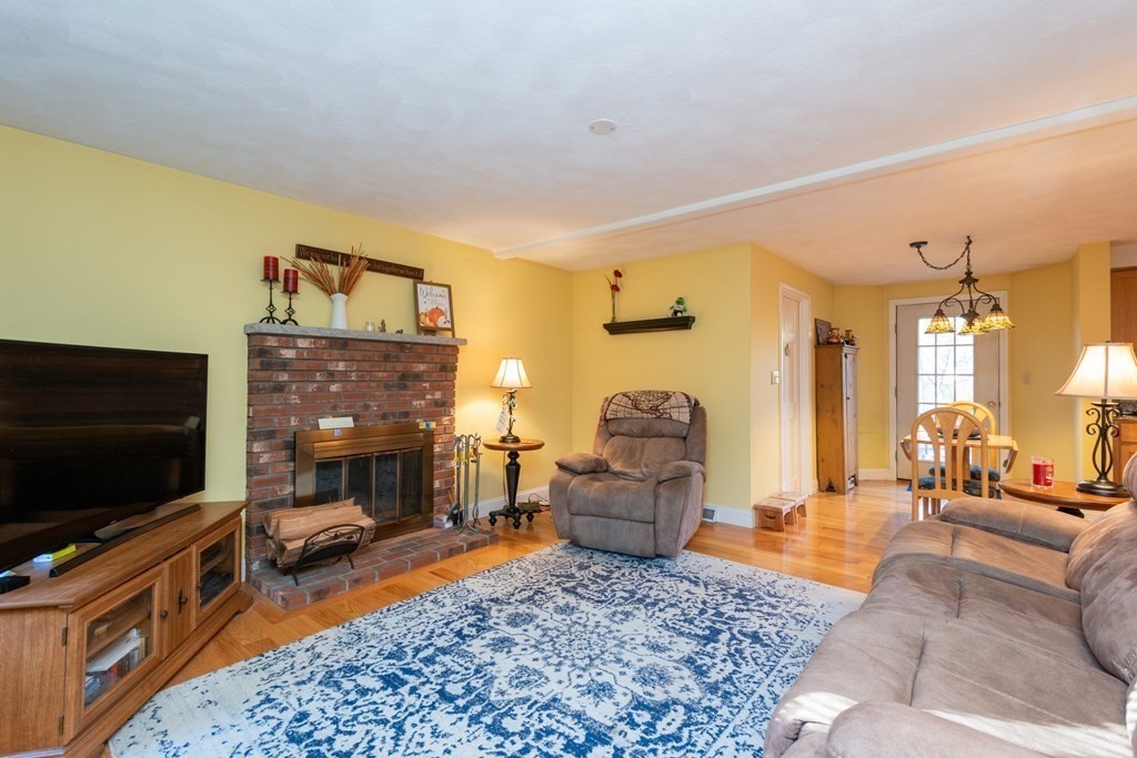 11 Marion Road Billerica, MA 01862 - Photo 4 of 22 Gallery Image 4