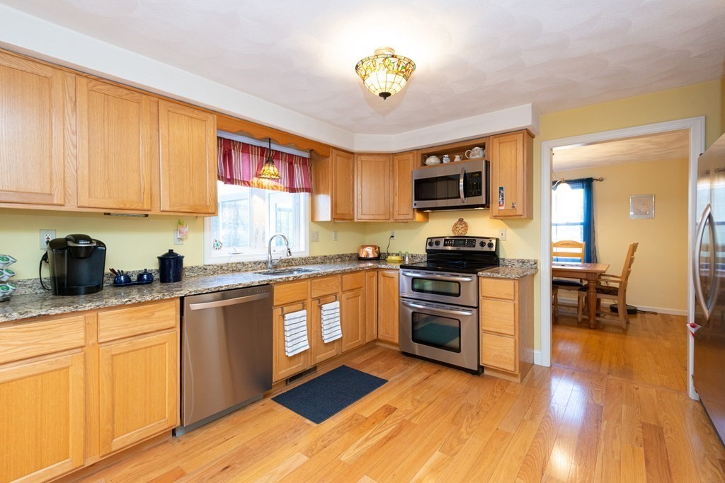 11 Marion Road Billerica, MA 01862 - Photo 5 of 22 Gallery Image 5