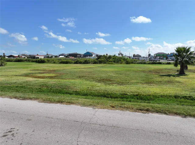 a view of an outdoor space and yard