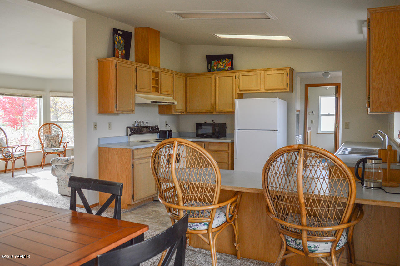 571 Cook Hill Road Yakima, WA 98908 - Photo 5 of 21
