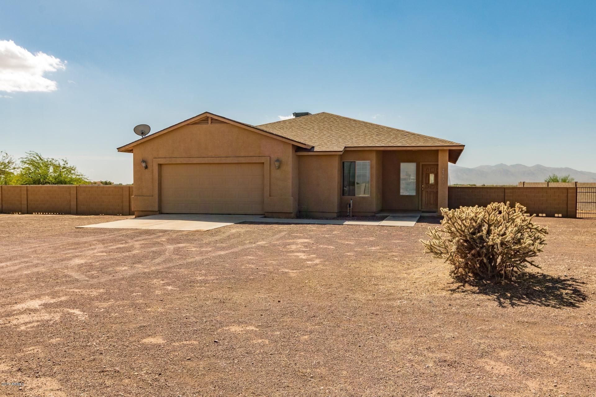 23027 West Montgomery Road Wittmann, AZ 85361 - Photo 2 of 29 0002-Montgomery (2)