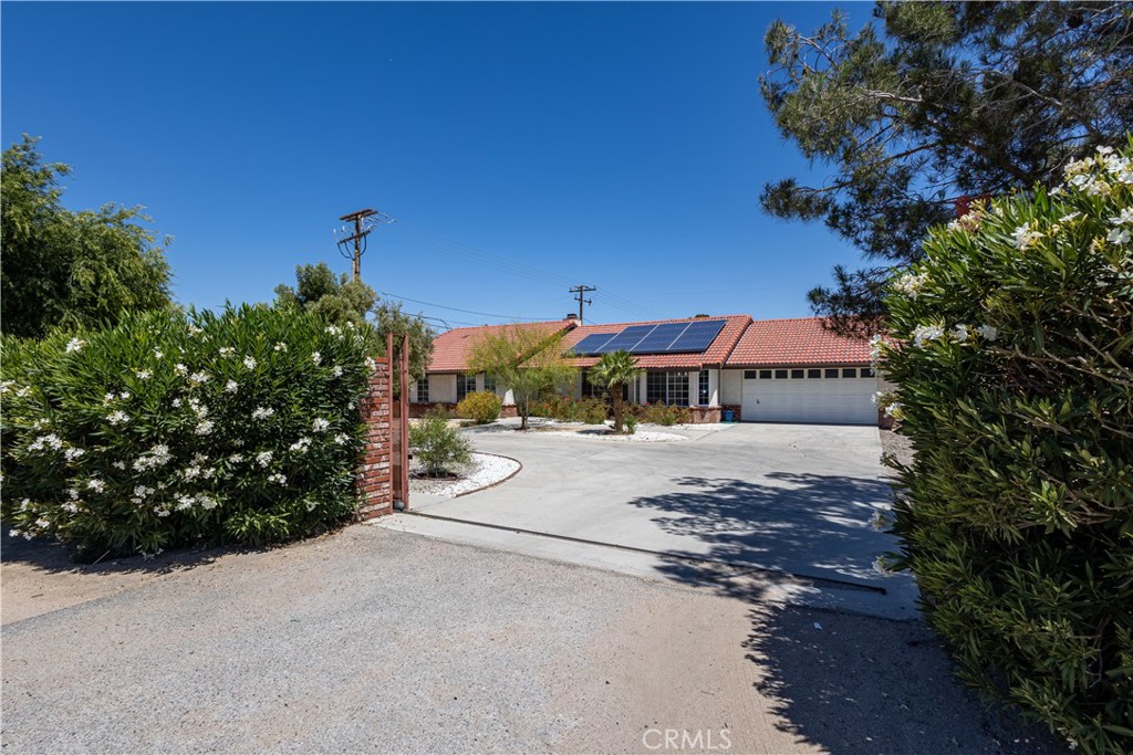 20086 Yucca Loma Road Apple Valley, CA 92307 - Photo 1 of 41