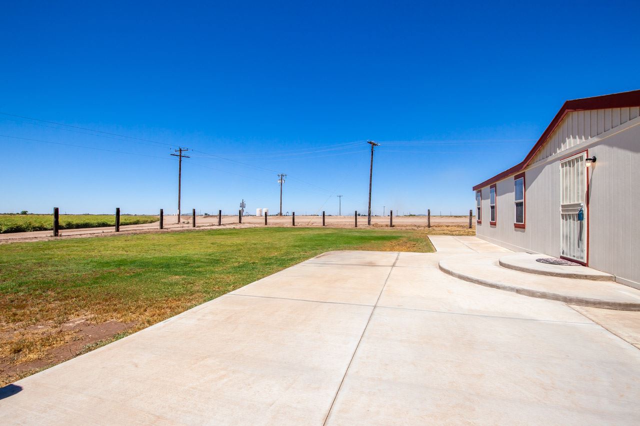 8516 East Buckshot Road Yuma, AZ 85365 - Photo 2 of 20 Gallery Image 2