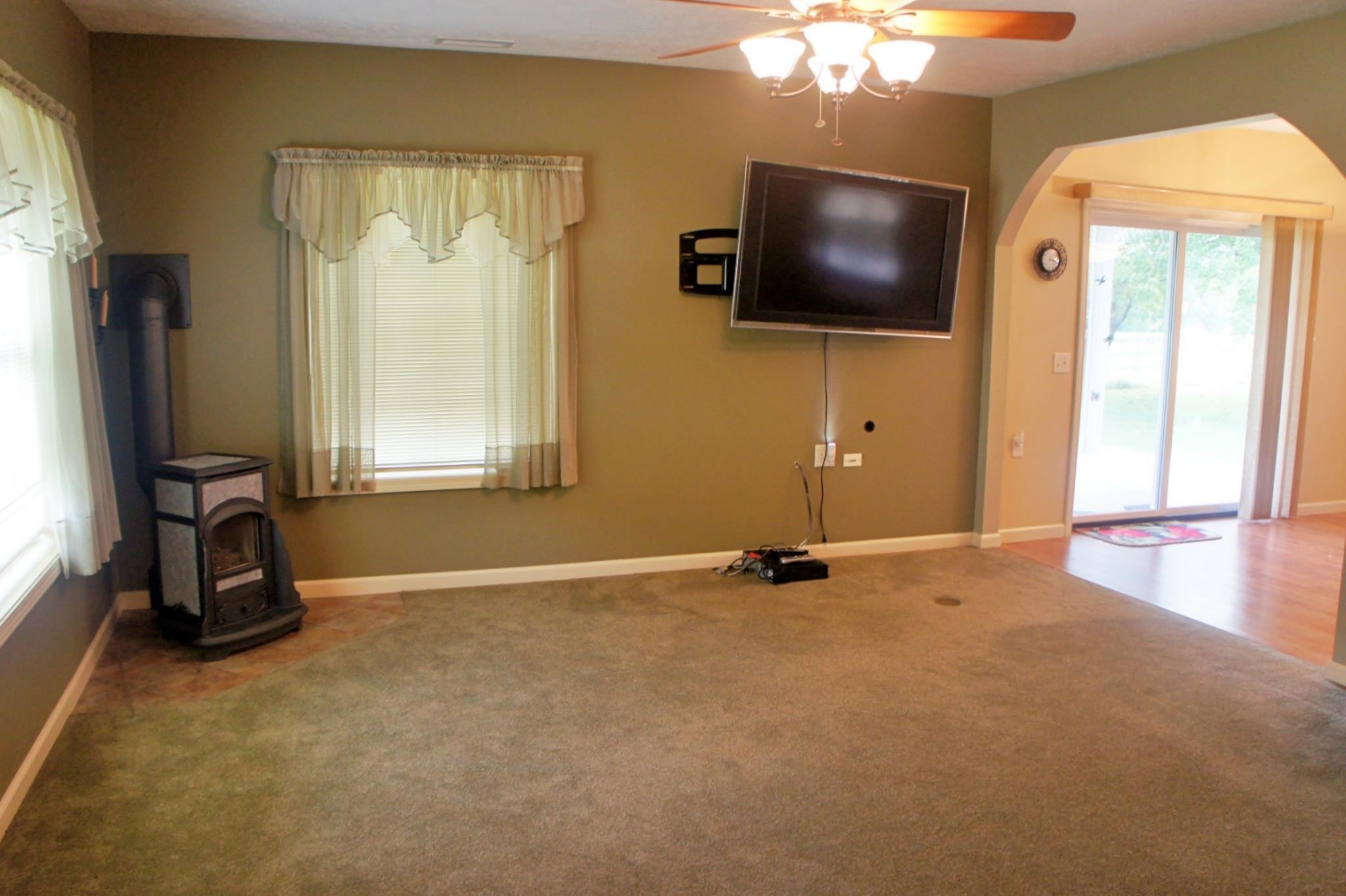 13 Bowed Tree Road Stonefort, IL 62987 - Photo 12 of 49 Gallery Image 12