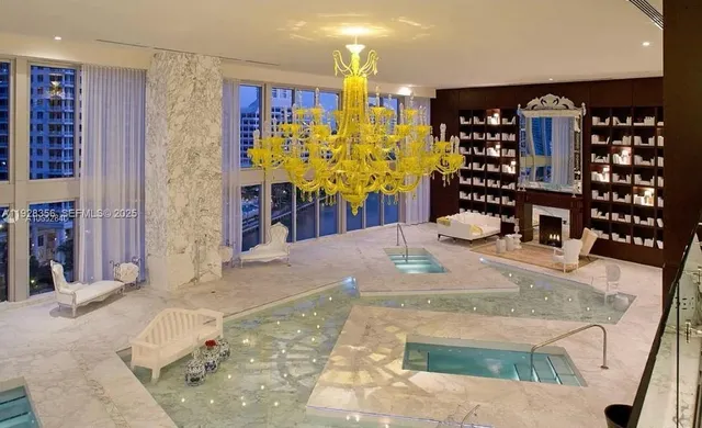 a view of an outdoor space