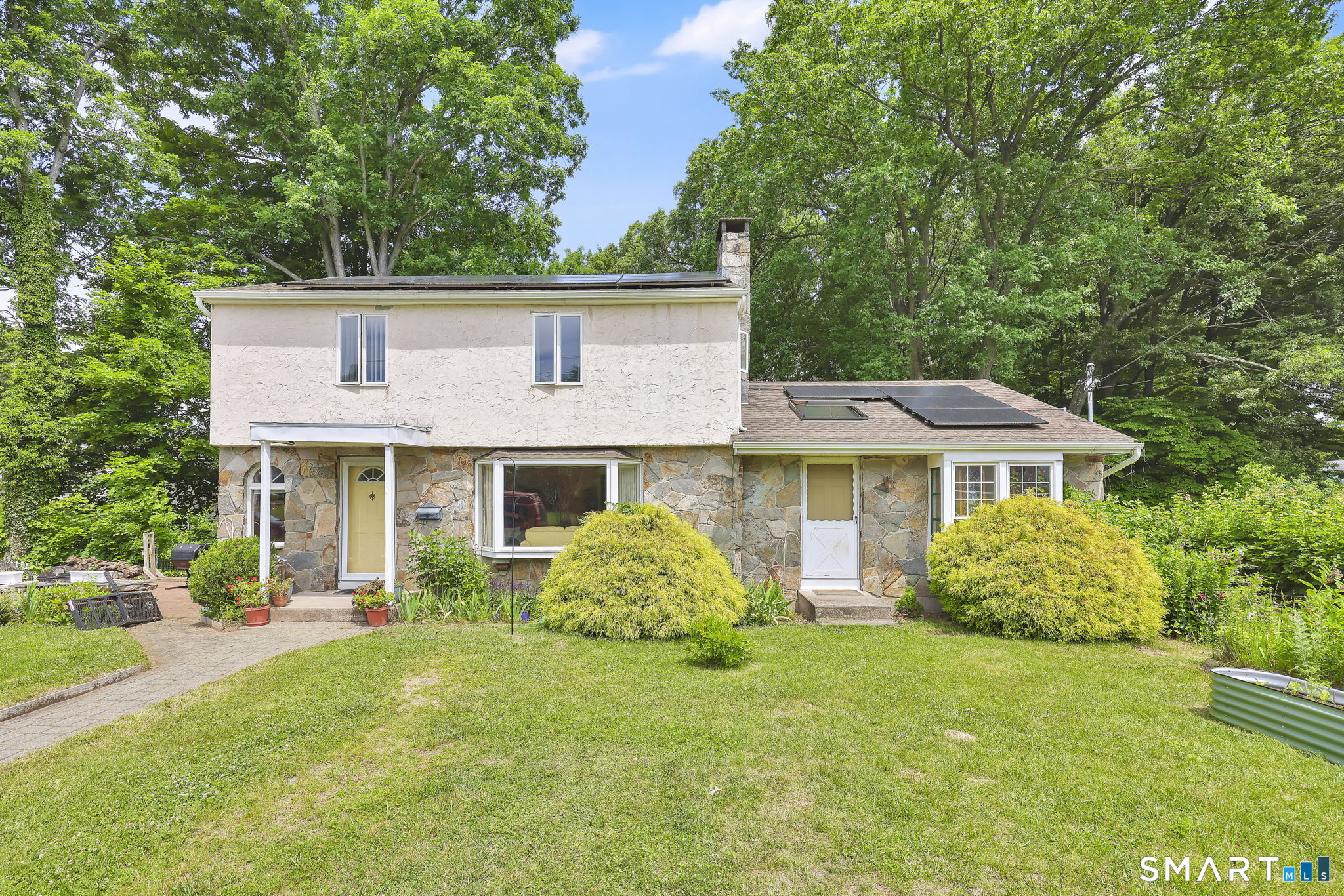 33 Chambers Street Manchester, CT 06042 - Photo 1 of 40