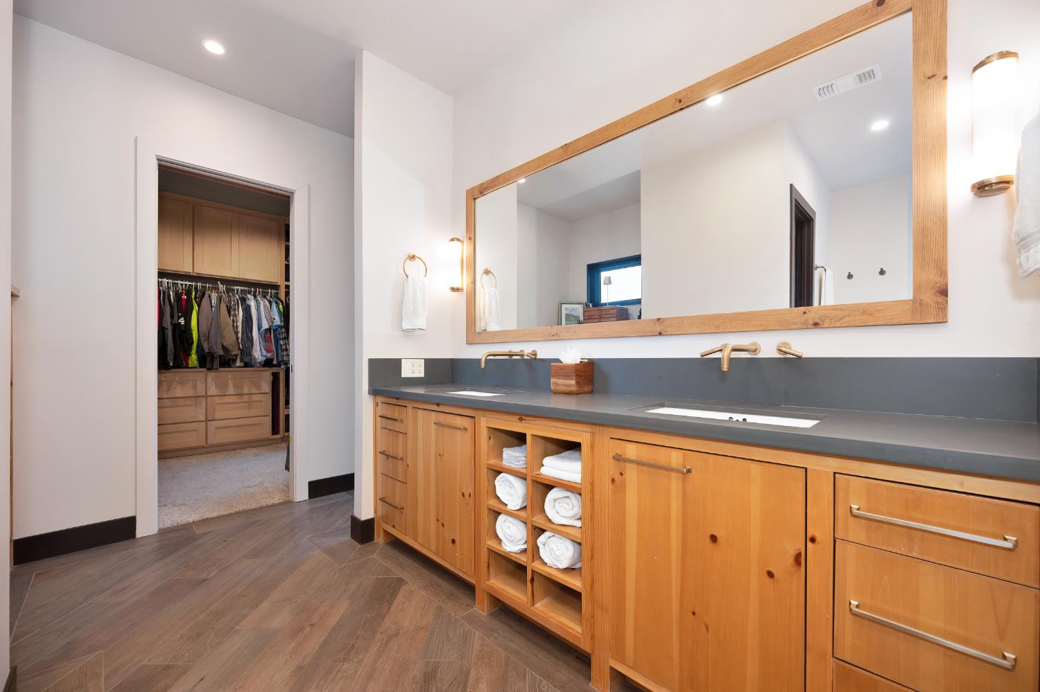 9475 King Road Loomis, CA 95650 - Photo 41 of 96 a spacious bathroom with a sink and a mirror