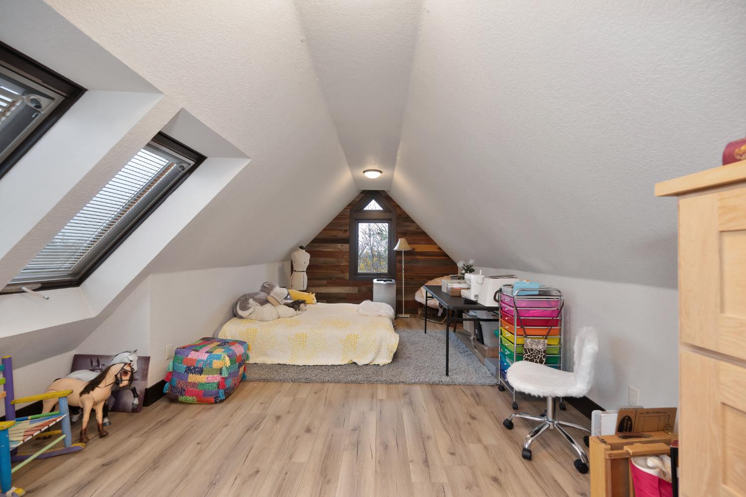 9475 King Road Loomis, CA 95650 - Photo 52 of 96 a living room with furniture and a wooden floor