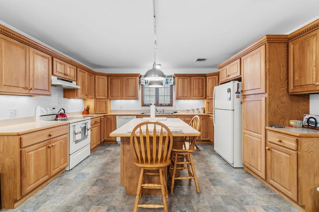 2140 Tanglewood Road North Dighton, MA 02764 - Photo 10 of 33