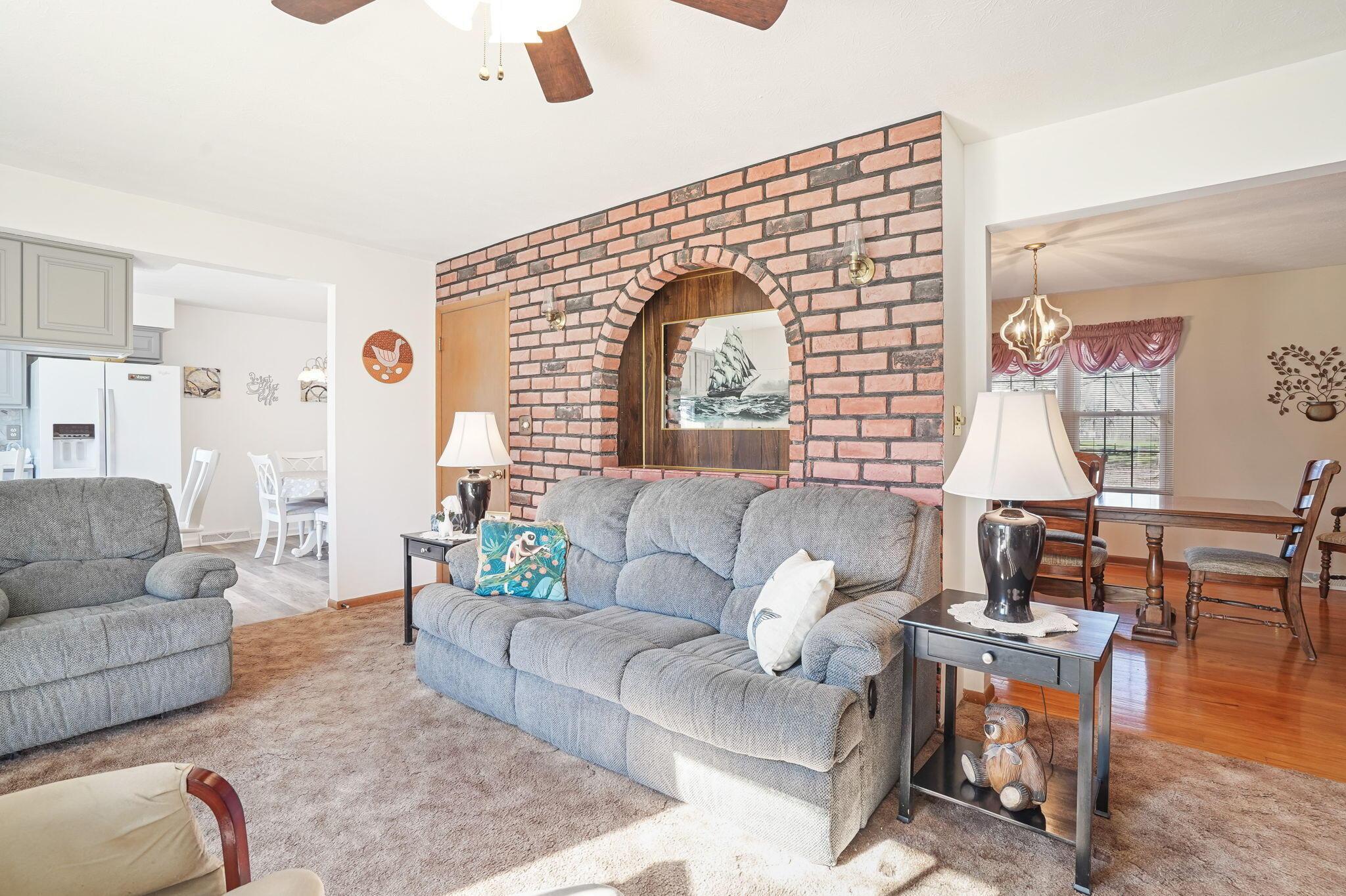 7269 Summit Road Southwest Pataskala, OH 43062 - Photo 20 of 75 living room