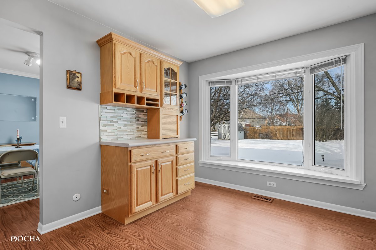 5S621 Ridgeview Lane Naperville, IL 60540 - Photo 9 of 46 Gallery Image 9