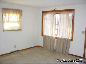 2236 South 9th Street Springfield, IL 62703 - Photo 3 of 6