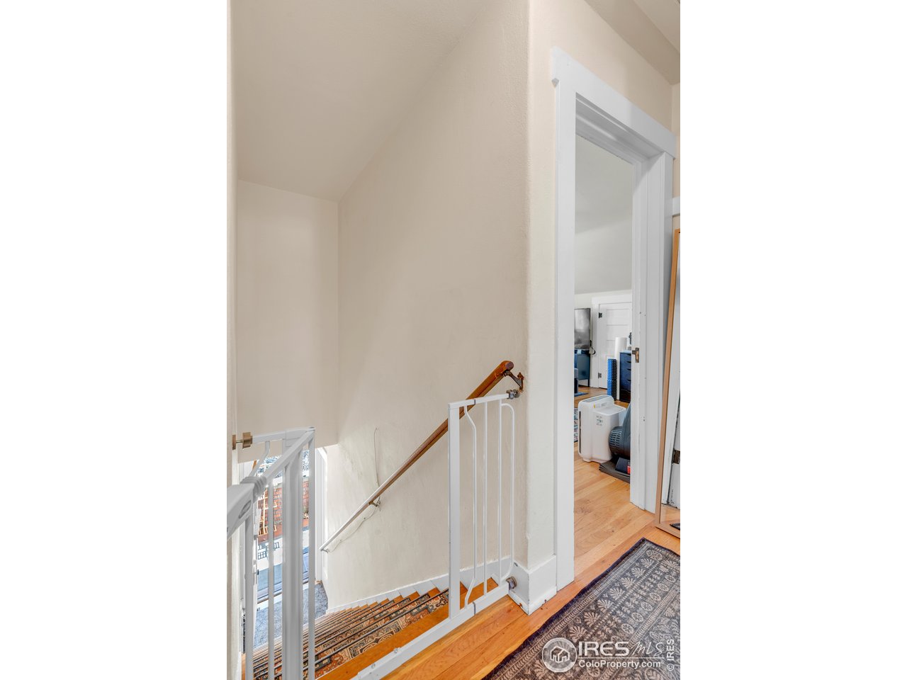 834-836 13th Street Boulder, CO 80302 - Photo 31 of 40 a view of a hallway with staircase