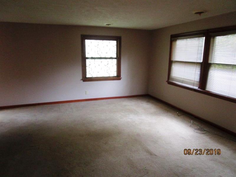 141 Sieber Road Clinton, PA 15026 - Photo 3 of 12