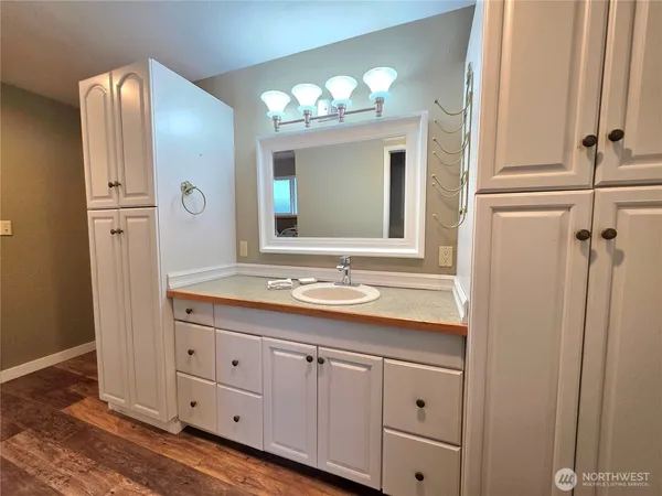 $2,850 | 296 Edinburgh Drive, Camano Island, WA 98282