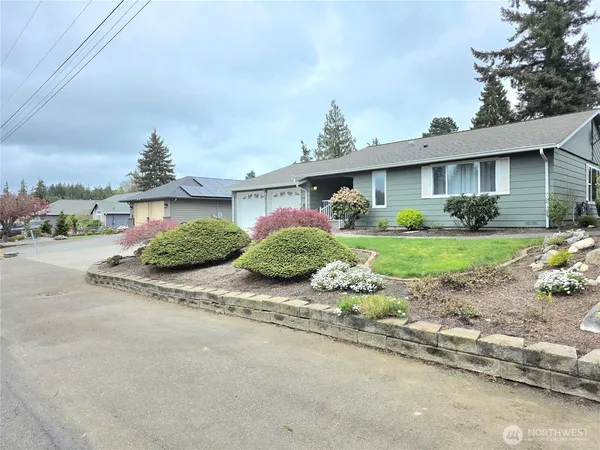 $2,850 | 296 Edinburgh Drive, Camano Island, WA 98282