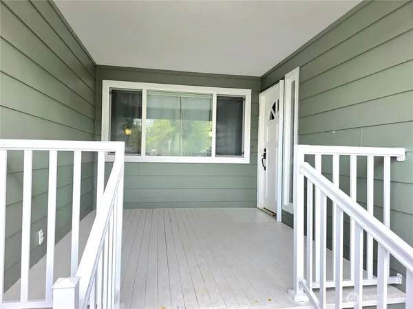 $2,850 | 296 Edinburgh Drive, Camano Island, WA 98282
