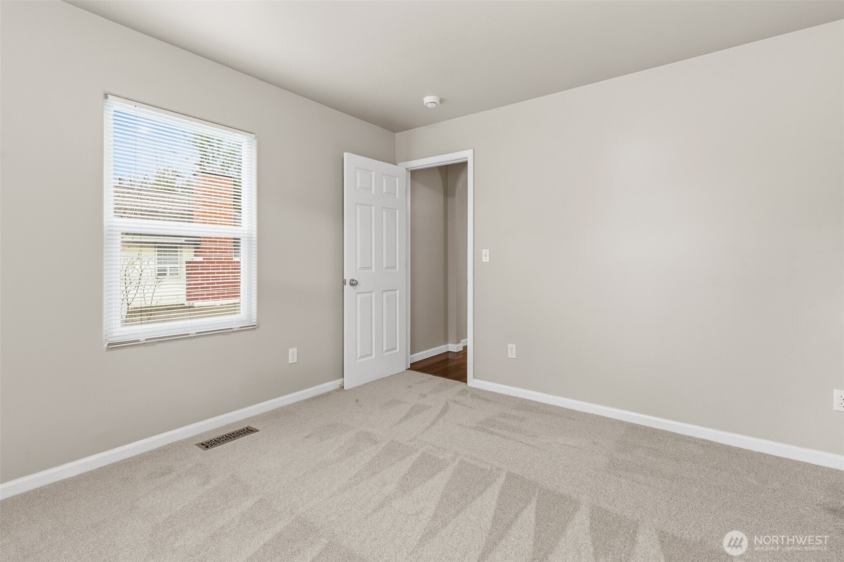 22225 Redmond-Fall City Road Northeast Redmond, WA 98053 - Photo 13 of 40