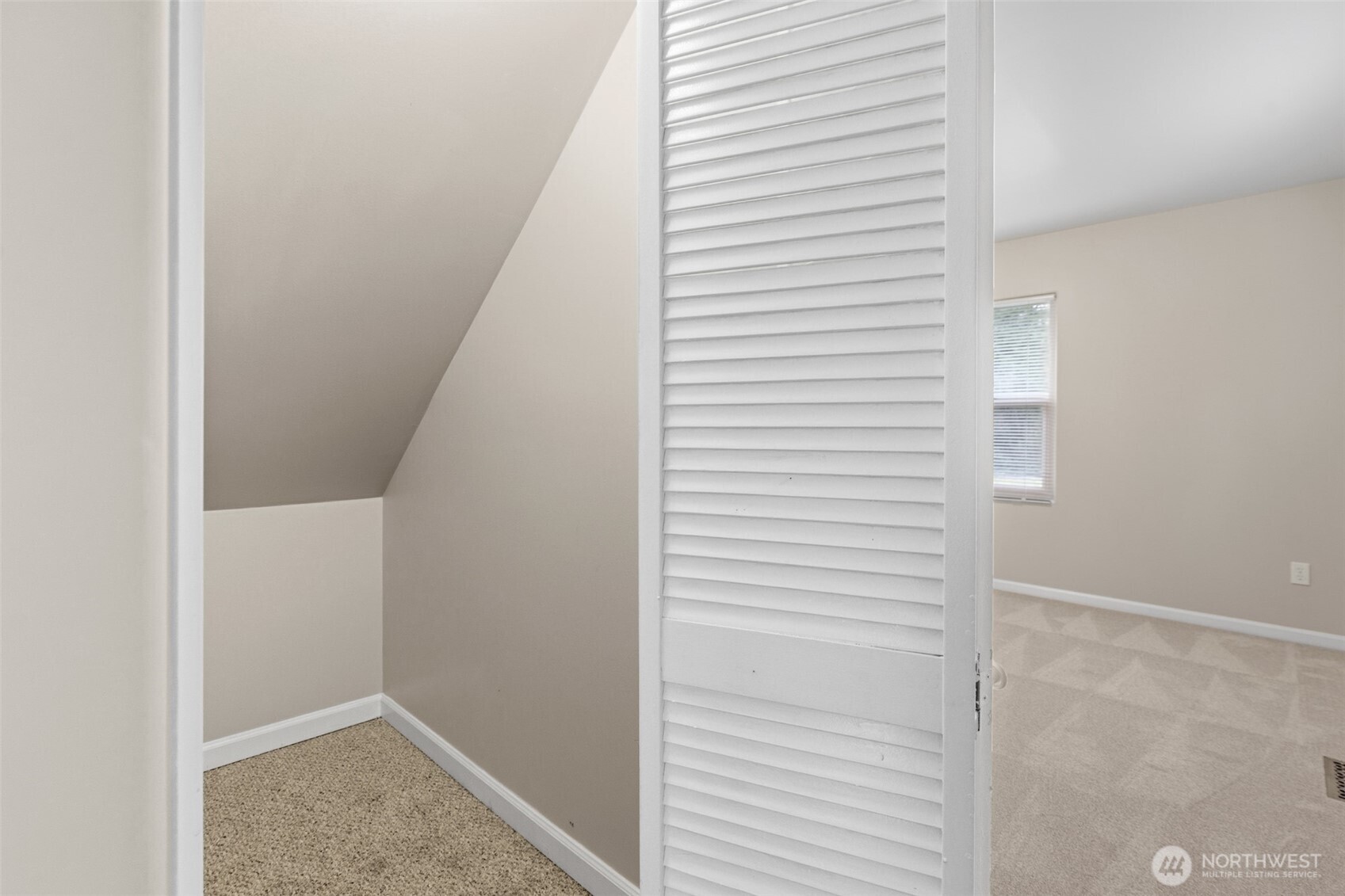 22225 Redmond-Fall City Road Northeast Redmond, WA 98053 - Photo 17 of 40