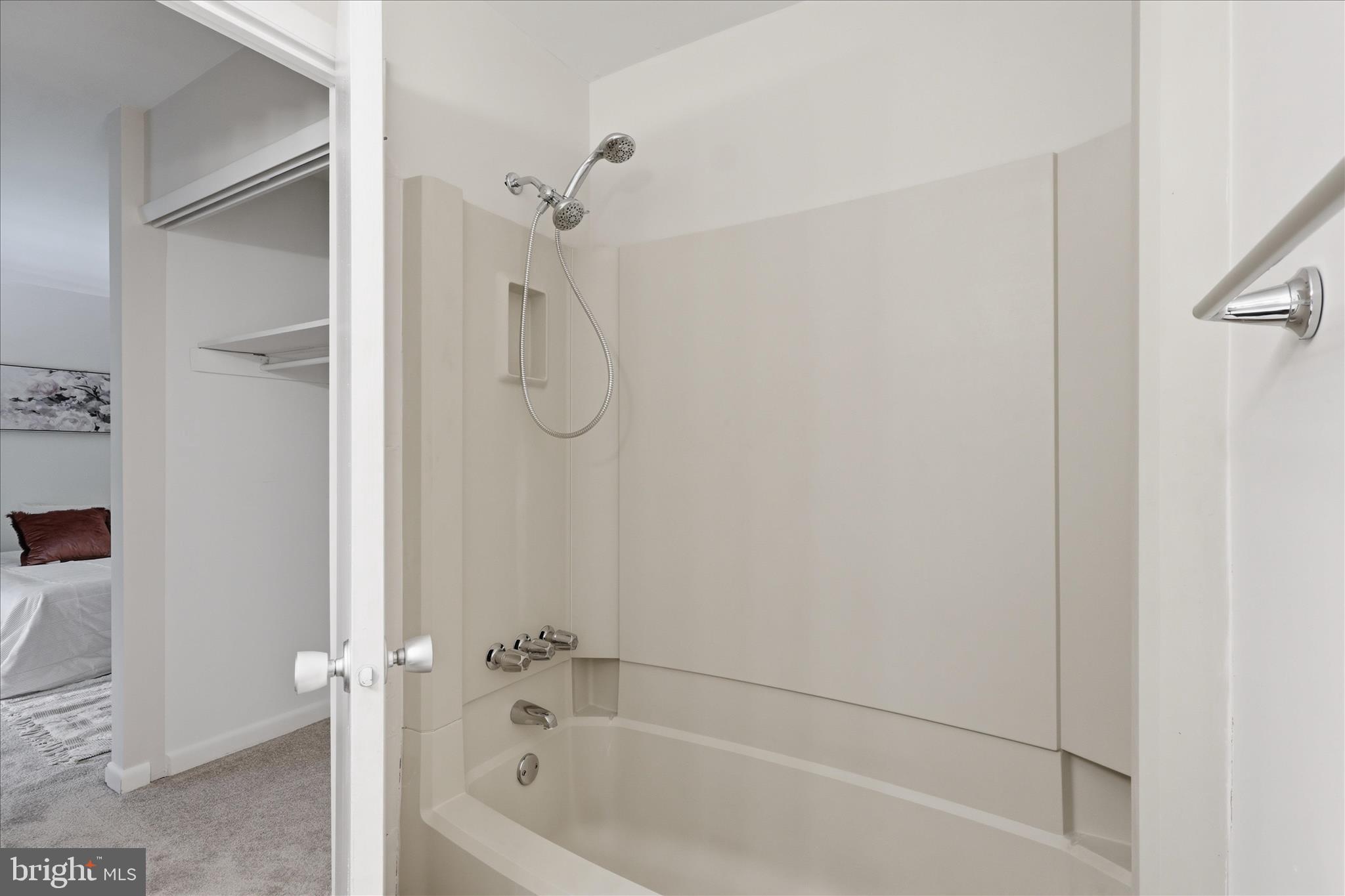 2043 Wethersfield Court Reston, VA 20191 - Photo 24 of 41