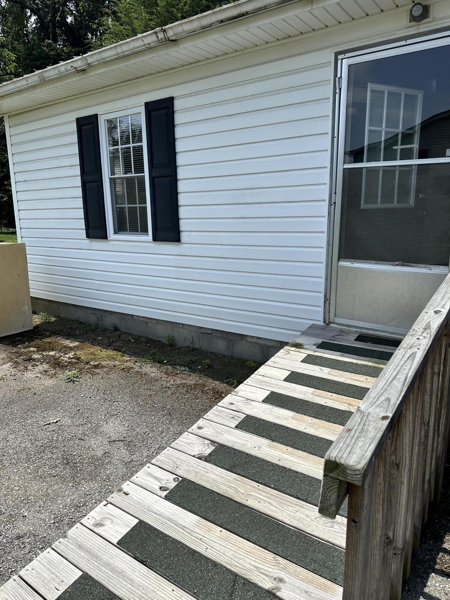 1741 Granby Road Kingsport, TN 37660 - Photo 2 of 36 IMG_2460