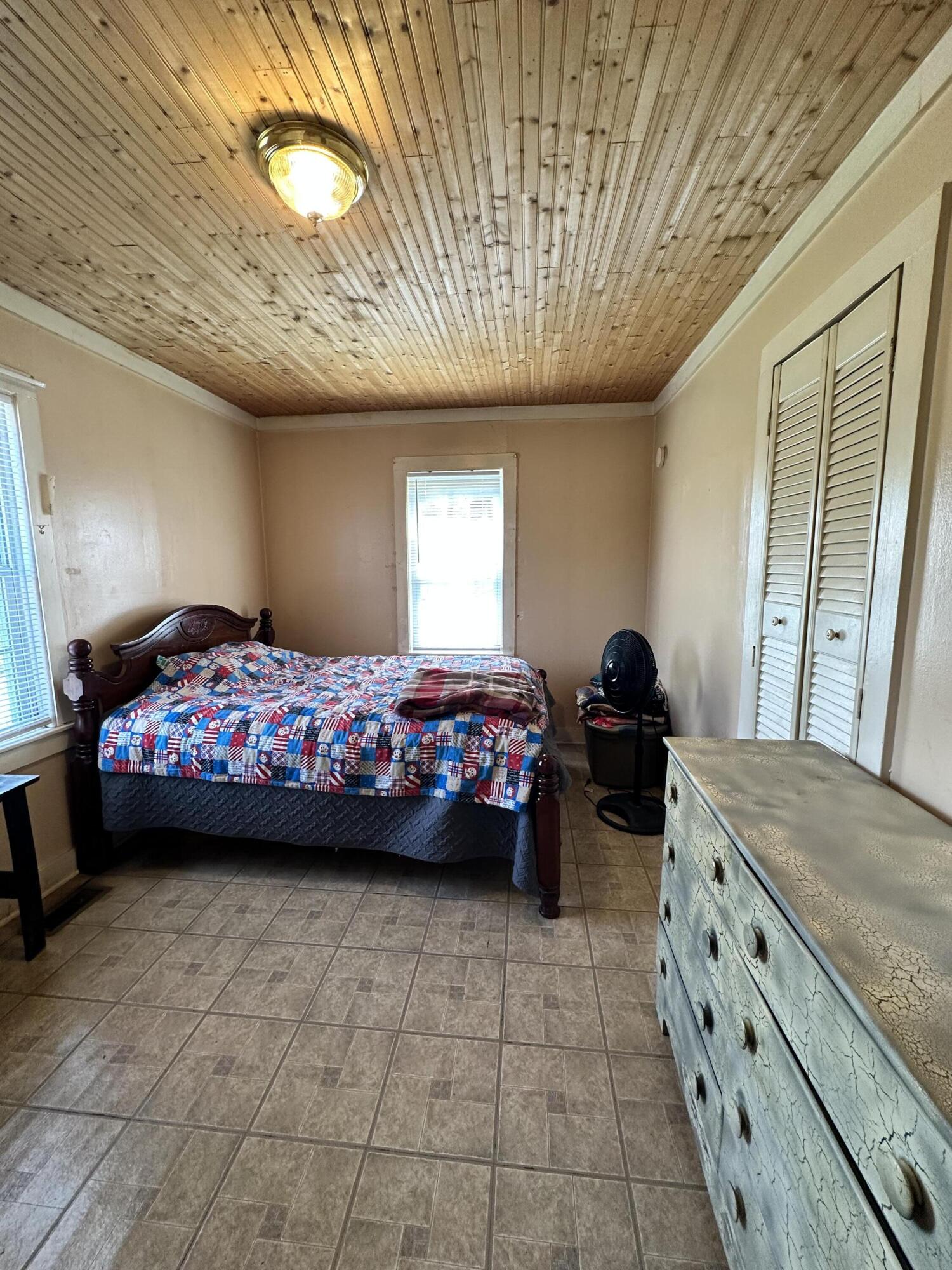 1741 Granby Road Kingsport, TN 37660 - Photo 34 of 36 IMG_2429