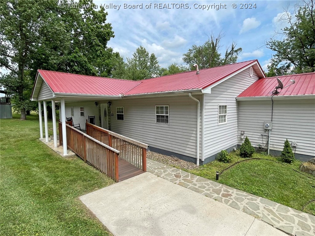 22222 Winfield Road Fraziers Bottom, WV 25082 - Photo 3 of 50 Gallery Image 3