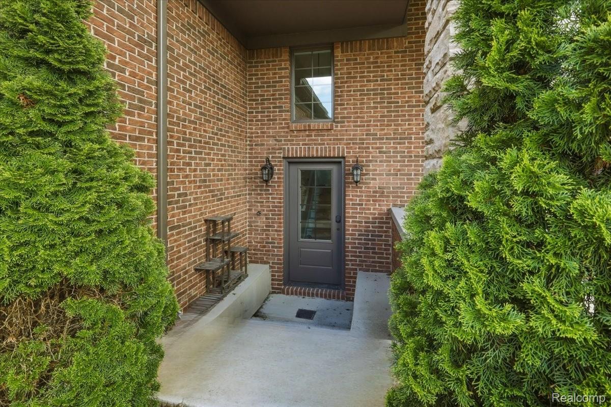 35339 West 13 Mile Road Farmington, MI 48331 - Photo 42 of 72 Additional Exterior Door to Basement