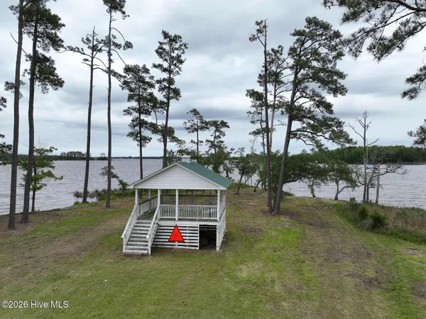 $1,099,000 | 754 Cutter Bay Way, Bayboro, NC 28515
