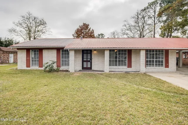 $1,750 | 4802 Bel Meade Circle, Pascagoula, MS 39581