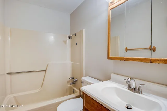 $1,750 | 4802 Bel Meade Circle, Pascagoula, MS 39581