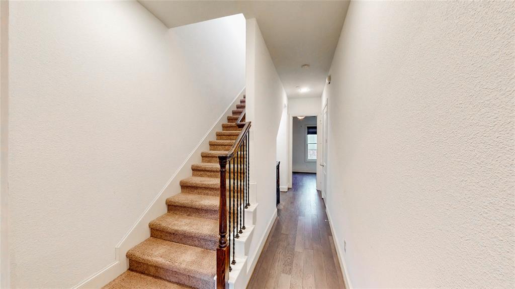 620 South Pearl Expressway Dallas, TX 75201 - Photo 21 of 33 a view of a hallway with wooden floor