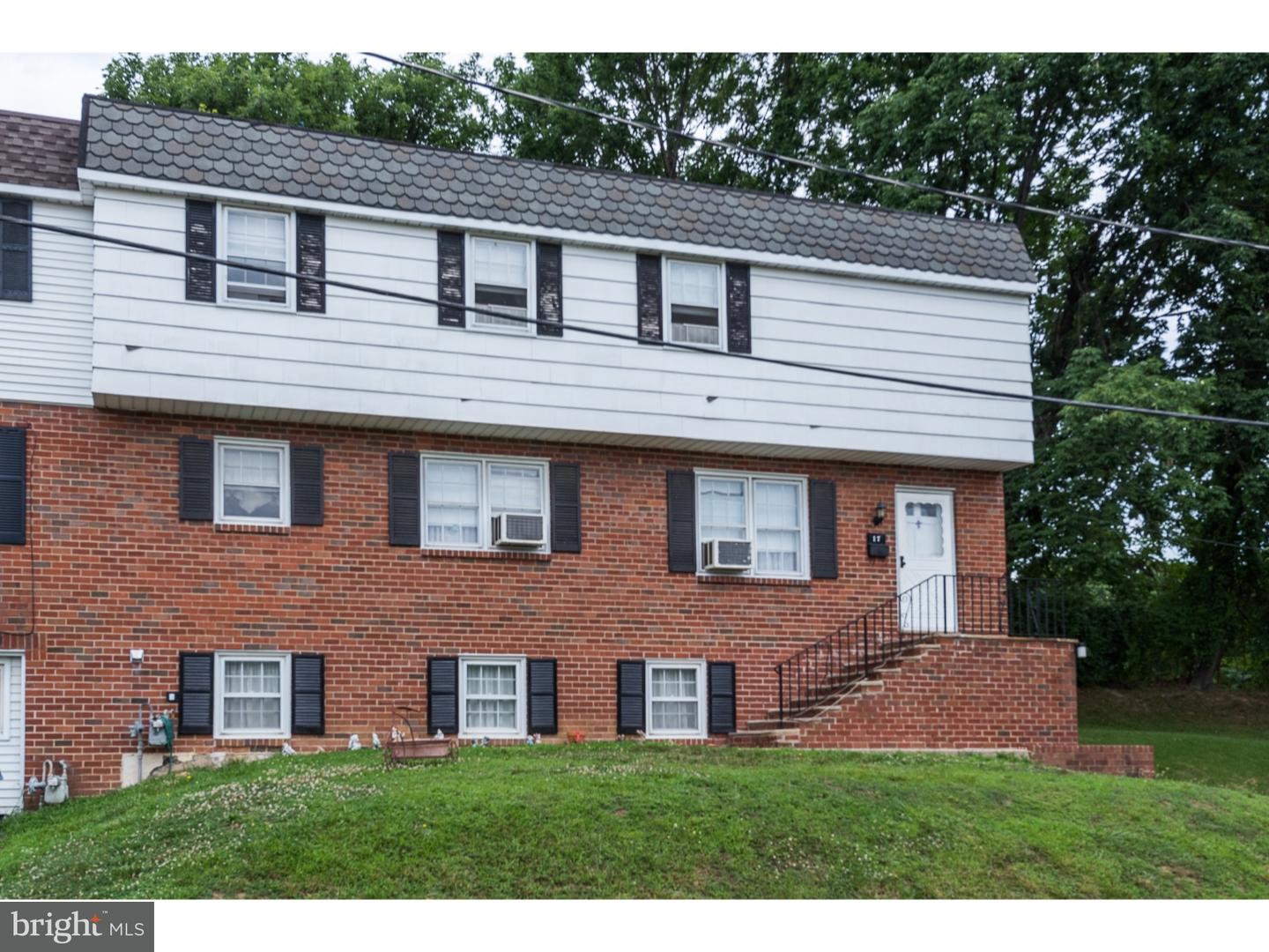 17 Ashbourne Road Darby, PA 19023 - Photo 2 of 19 Gallery Image 2