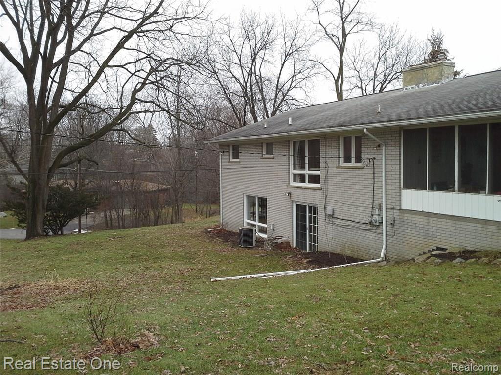 36900 West Eleven Mile Road Farmington, MI 48331 - Photo 29 of 70