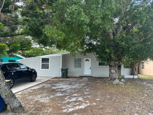 $1,999 | 115 Maple Avenue, Fort Pierce, FL 34982
